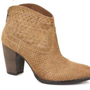 UGG Charlotte Ankle Boot